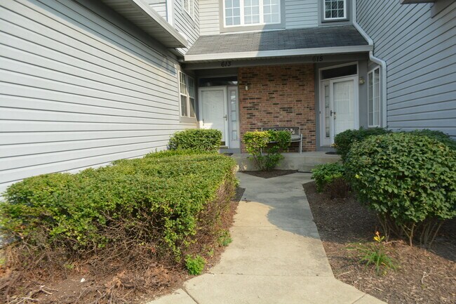 Foto del edificio - 613 W Parkside Dr