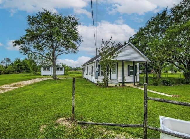 Building Photo - 1228 TX-73