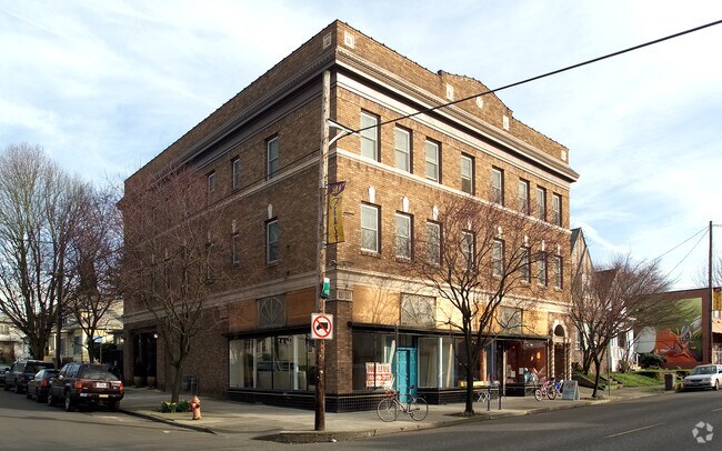 Foto del edificio - Queen Jeanette Apartments