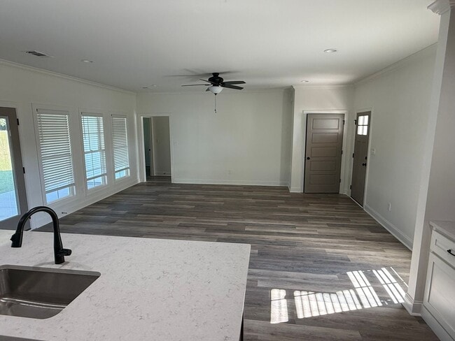 Building Photo - 118 Fawn Ct