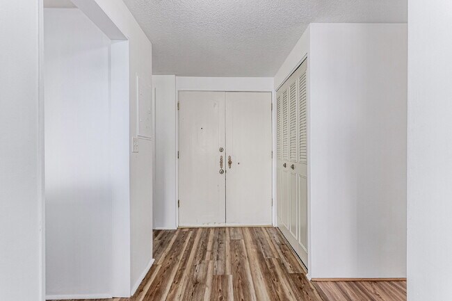 Foto del edificio - Three Bed / Two bath at the Cherry Creek Polo Club Condominiums