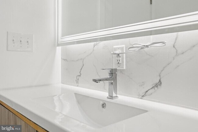 Foto del edificio - 1201 Vine St