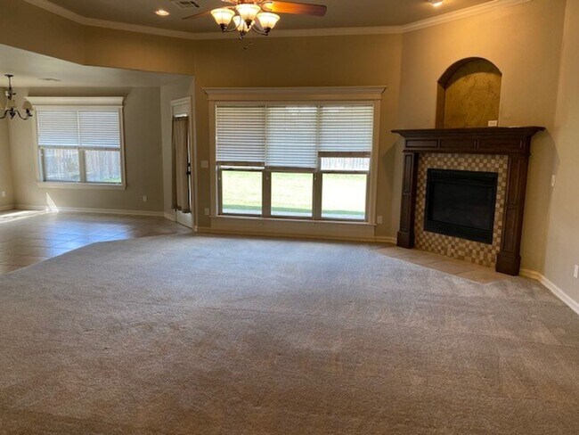 Foto del edificio - 3 Bed | 2 Bath | Jenks