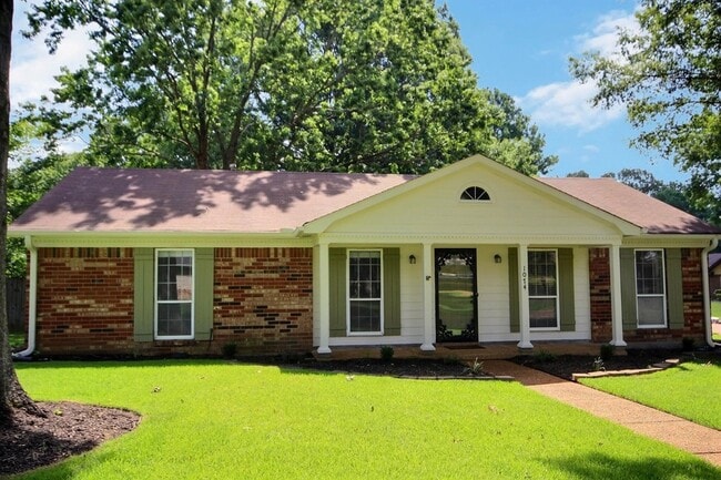 Photo - 1074 Tararidge Drive House