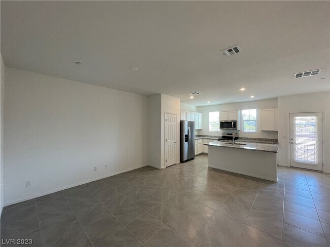 Building Photo - 614 Sedum Ave.