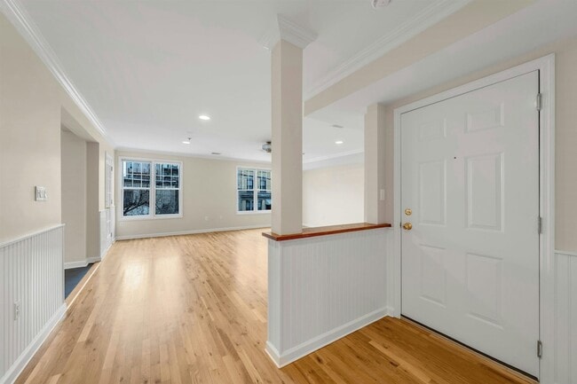 Building Photo - 350 7th St