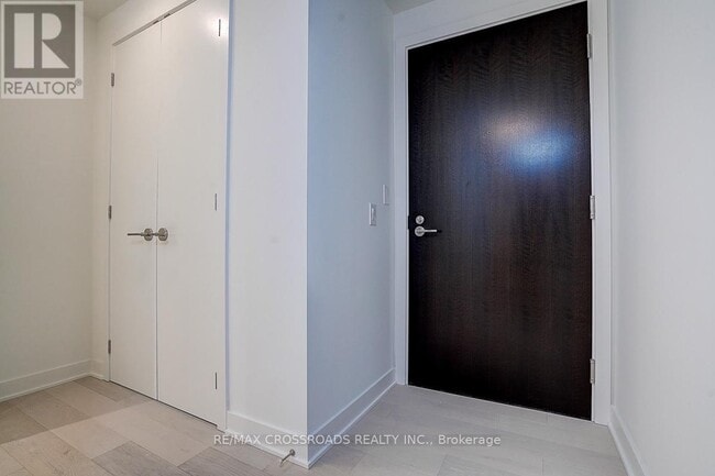 Building Photo - 11 Yorkville Ave