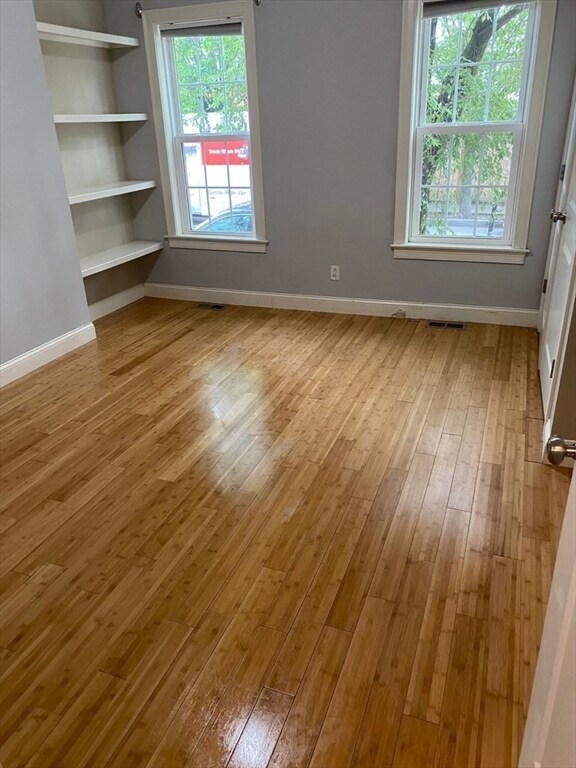 Foto del edificio - 291 W 2nd St