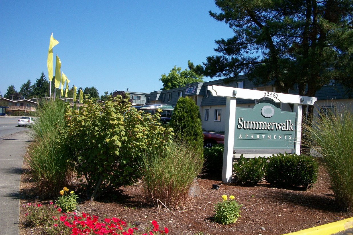 Summerwalk Villa - 22440 Benson Rd SE