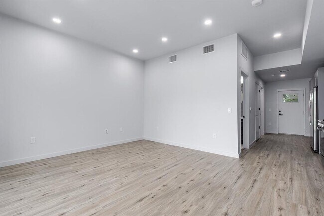 Foto del edificio - 4004 Banister Ln