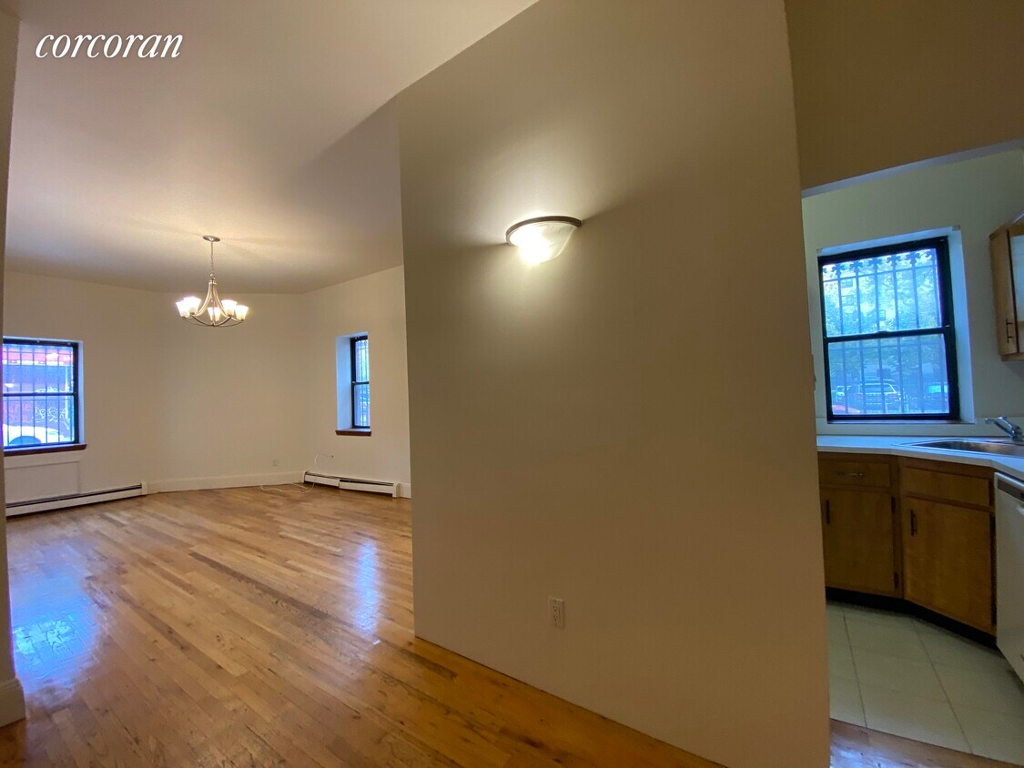 Primary Photo - 258 Wyckoff St