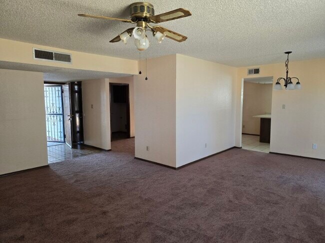 Foto del edificio - 3540 Breckenridge Dr