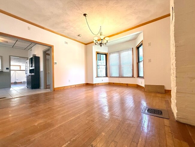 Building Photo - 148 Morrison Ave