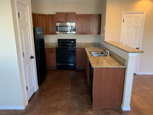 Foto del edificio - **APPLICATION RECEIVED** Now Available – S...