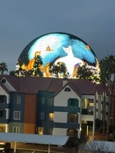 Building Photo - 210 E Flamingo Rd