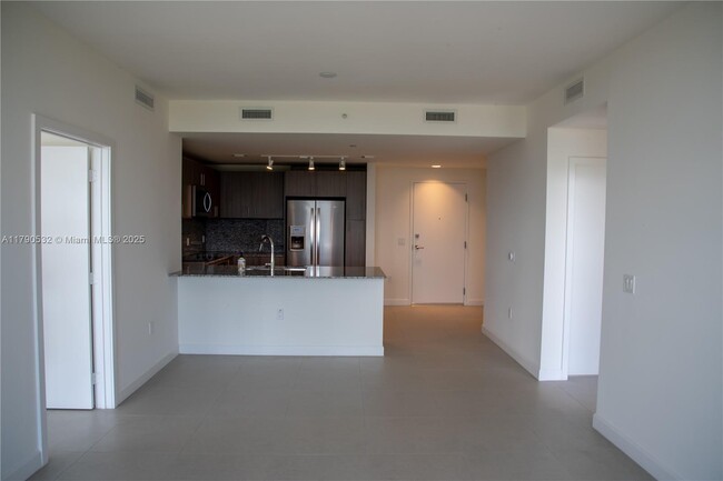 Foto del edificio - 5350 NW 84th Ave