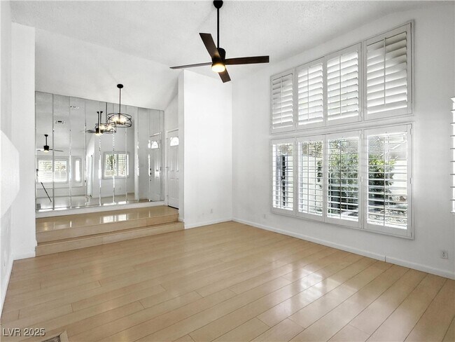 Foto del edificio - 2513 Aberdeen Ln