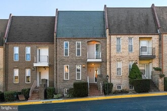 Building Photo - 1727 Cy Ct