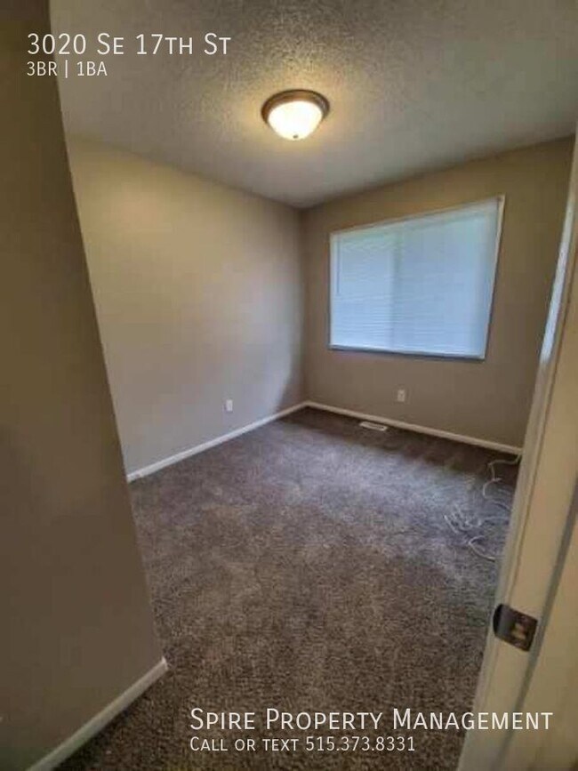 Foto del edificio - Remodeled 3bed 1bath Duplex