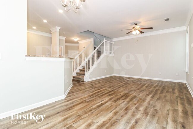 Foto del edificio - 979 Treymont Way