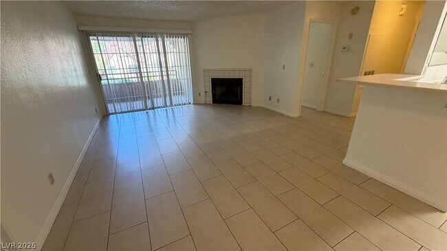 Foto del edificio - 2200 S Fort Apache Rd