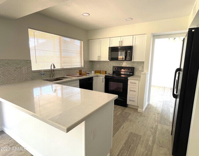 Foto del edificio - 4123 E Muirwood Dr