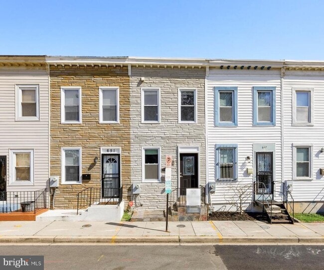 Building Photo - 649 20th St NE