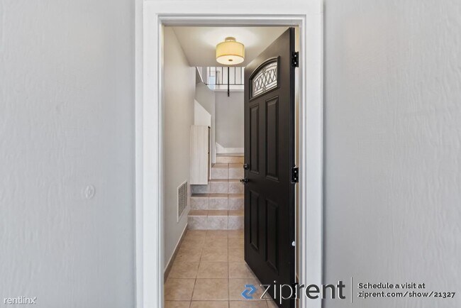 Building Photo - 3 br, 2 bath House - 161 North Spruce Aven...