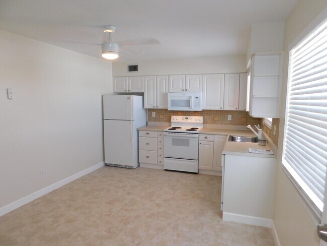 Foto del edificio - 741 Hummingbird Way