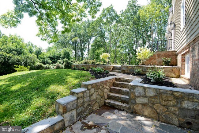 Building Photo - 12820 Westbrook Dr
