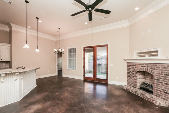 Building Photo - 331 Greengate Cir