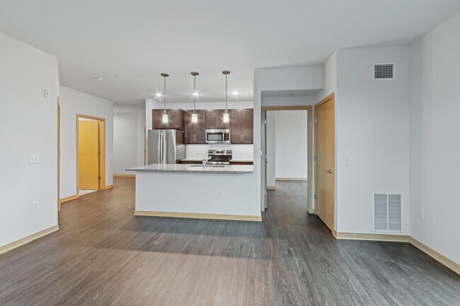 Building Photo - 1121 S Park St