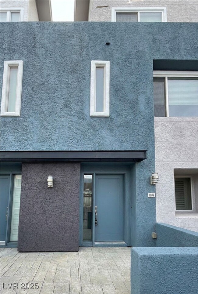 Building Photo - 9050 W Tropicana Ave