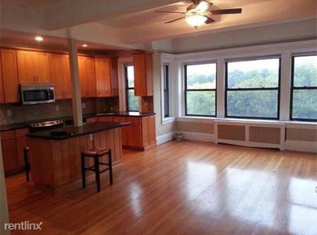 Foto del edificio - 2 br, 1 bath Condo - 1080 Beacon St # 5C0
