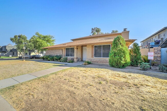 Building Photo - 3301 W Loma Ln