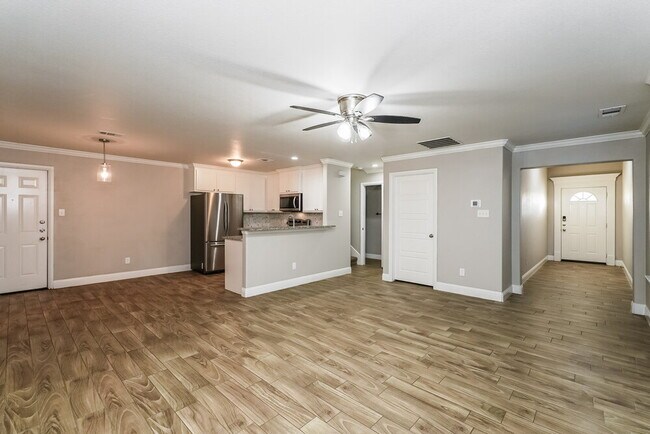 Foto del edificio - 10540 Wild Oak Dr