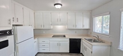 Building Photo - 1530 22nd St