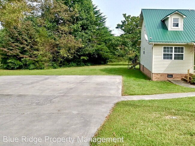 Foto del edificio - 2 br, 2 bath House - 104 Majestic Dr. #1