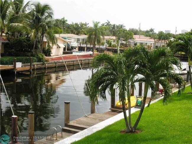 Foto del edificio - 301 E McNab Rd