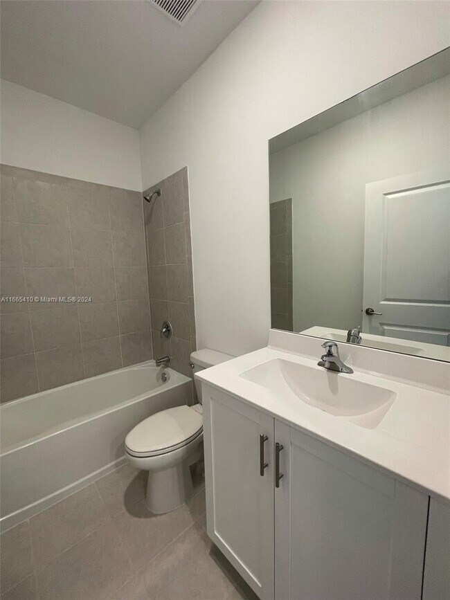 Foto del edificio - 1825 SE 27TH RD