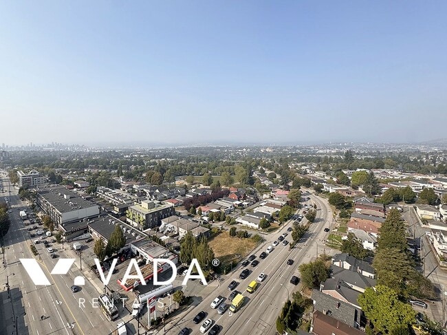 Photo du bâtiment - 2300 Kingsway 1 Bedroom Apartment Rental 2...