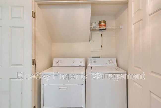 Foto del edificio - 1482 Ashland Dr