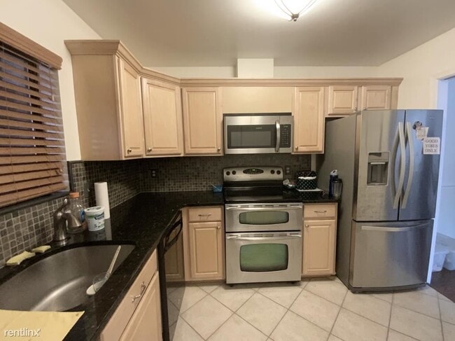 Building Photo - 2811 Lee Oaks Ct