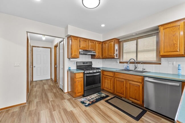 Building Photo - 53638 Springhill Meadows Dr