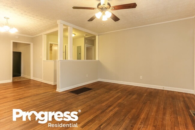 Building Photo - 430 Wilkinson Dr SE