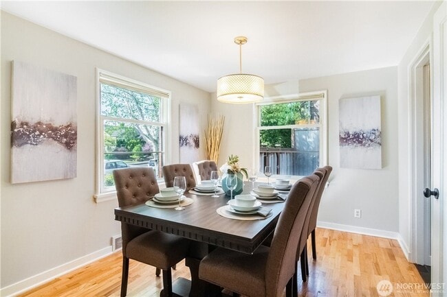 Building Photo - 5Bd/2Ba Seattle House