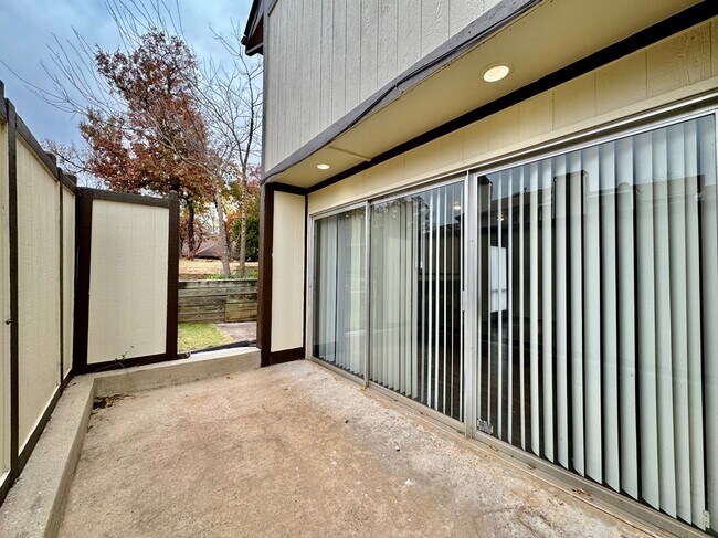 Foto del edificio - 1824 Windhill Ave