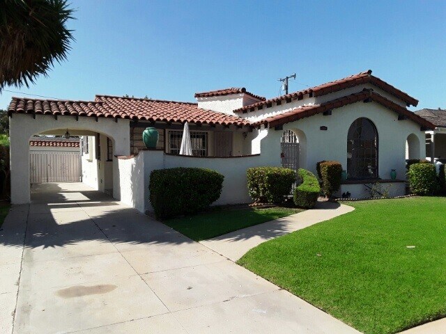 Building Photo - 3512 W 79th St