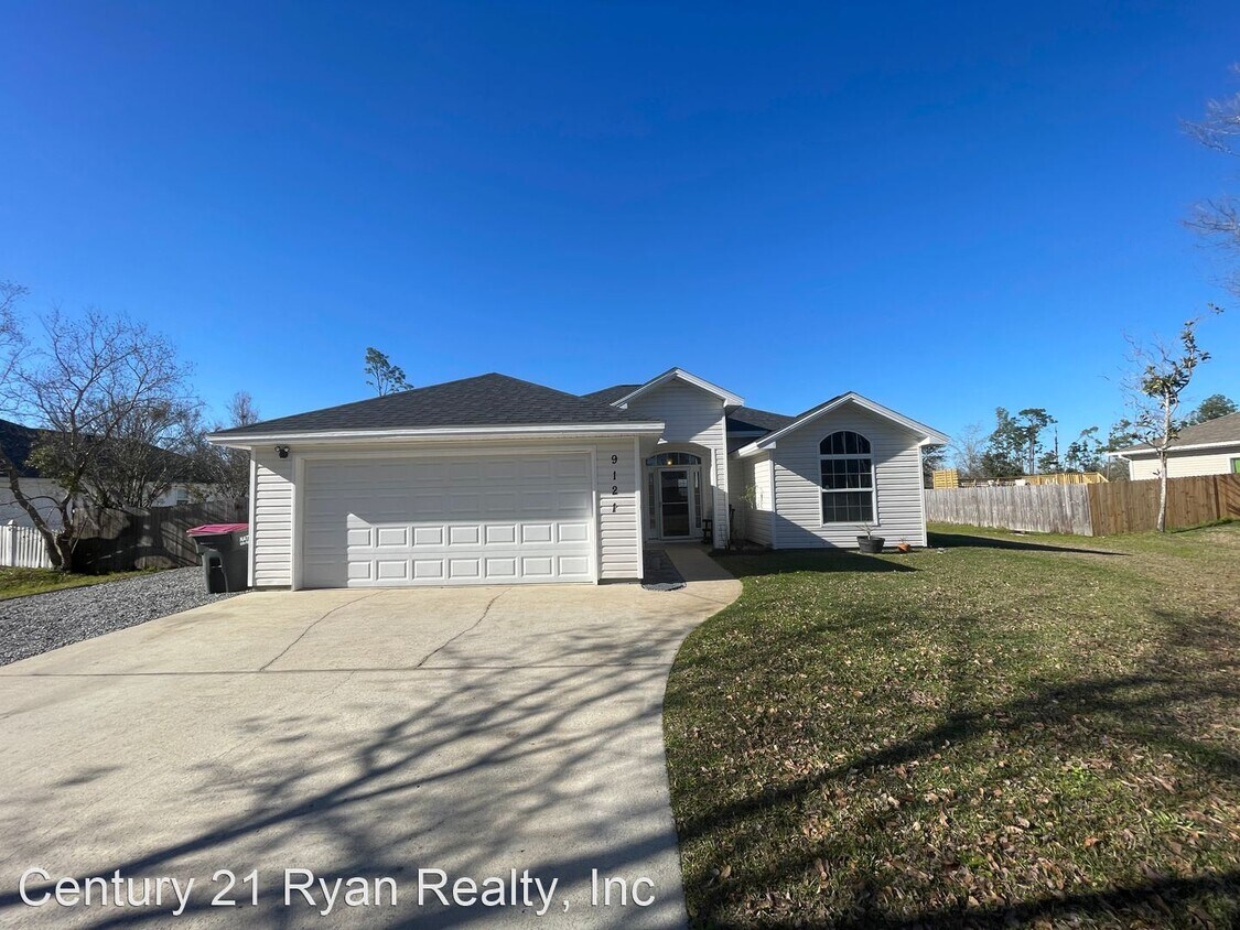 9121 Indian Bluff Rd, Youngstown, FL 32466 House Rental in Youngstown