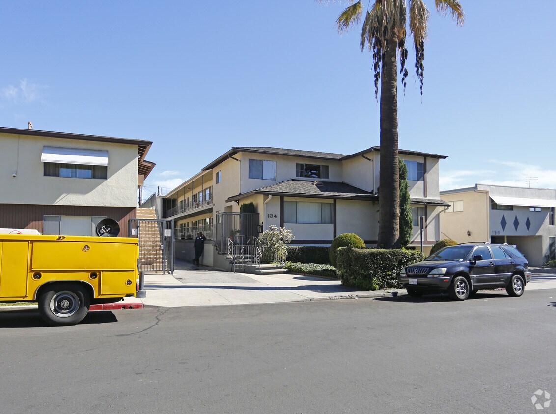 Foto del edificio - 134 N Belmont St